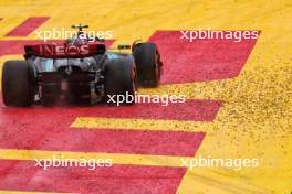 Lewis Hamilton (GBR) Mercedes AMG F1 W15 runs wide. 20.07.2024. Formula 1 World Championship, Rd 13, Hungarian Grand Prix, Budapest, Hungary, Qualifying Day.
