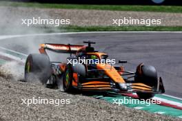 Oscar Piastri (AUS) McLaren MCL38 runs into the gravel trap. 17.05.2024. Formula 1 World Championship, Rd 7, Emilia Romagna Grand Prix, Imola, Italy, Practice Day.