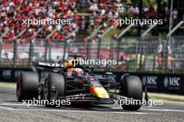 Max Verstappen (NLD) Red Bull Racing RB20 on the grid. 19.05.2024. Formula 1 World Championship, Rd 7, Emilia Romagna Grand Prix, Imola, Italy, Race Day.