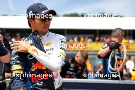 Sergio Perez (MEX) Red Bull Racing on the grid. 19.05.2024. Formula 1 World Championship, Rd 7, Emilia Romagna Grand Prix, Imola, Italy, Race Day.