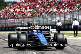 Logan Sargeant (USA) Williams Racing FW46 on the grid. 19.05.2024. Formula 1 World Championship, Rd 7, Emilia Romagna Grand Prix, Imola, Italy, Race Day.
