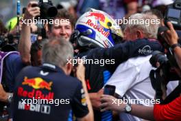 Race winner Max Verstappen (NLD) Red Bull Racing celebrates in parc ferme with Dr Helmut Marko (AUT) Red Bull Motorsport Consultant. 19.05.2024. Formula 1 World Championship, Rd 7, Emilia Romagna Grand Prix, Imola, Italy, Race Day.