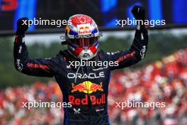 Race winner Max Verstappen (NLD) Red Bull Racing celebrates in parc ferme. 19.05.2024. Formula 1 World Championship, Rd 7, Emilia Romagna Grand Prix, Imola, Italy, Race Day.
