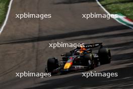 Max Verstappen (NLD) Red Bull Racing RB20. 19.05.2024. Formula 1 World Championship, Rd 7, Emilia Romagna Grand Prix, Imola, Italy, Race Day.
