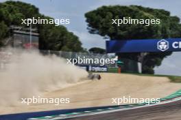 Lewis Hamilton (GBR) Mercedes AMG F1 W15 runs wide. 19.05.2024. Formula 1 World Championship, Rd 7, Emilia Romagna Grand Prix, Imola, Italy, Race Day.