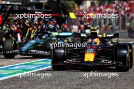Sergio Perez (MEX) Red Bull Racing RB20 leaves the pits. 19.05.2024. Formula 1 World Championship, Rd 7, Emilia Romagna Grand Prix, Imola, Italy, Race Day.