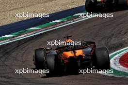 Oscar Piastri (AUS) McLaren MCL38. 19.05.2024. Formula 1 World Championship, Rd 7, Emilia Romagna Grand Prix, Imola, Italy, Race Day.
