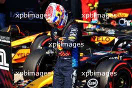 Max Verstappen (NLD) Red Bull Racing celebrates his pole position in qualifying parc ferme. 18.05.2024. Formula 1 World Championship, Rd 7, Emilia Romagna Grand Prix, Imola, Italy, Qualifying Day.