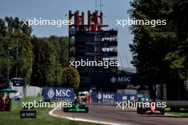(L to R): Valtteri Bottas (FIN) Sauber C44 and Carlos Sainz Jr (ESP) Ferrari SF-24. 18.05.2024. Formula 1 World Championship, Rd 7, Emilia Romagna Grand Prix, Imola, Italy, Qualifying Day.