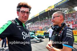 (L to R): Mattia Binotto (ITA) Sauber Motorsport Chief Operating and Chief Technical Officer with David Sanchez (FRA) Alpine F1 Team Executive Technical Director on the grid. 01.09.2024. Formula 1 World Championship, Rd 16, Italian Grand Prix, Monza, Italy, Race Day.