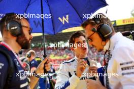 Franco Colapinto (ARG) Williams Racing with Gaetan Jego, Williams Racing Race Engineer on the grid. 01.09.2024. Formula 1 World Championship, Rd 16, Italian Grand Prix, Monza, Italy, Race Day.