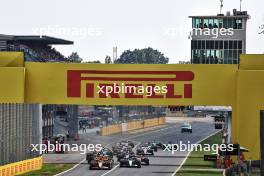 Lando Norris (GBR) McLaren MCL38 leads at the start of the race. 01.09.2024. Formula 1 World Championship, Rd 16, Italian Grand Prix, Monza, Italy, Race Day.