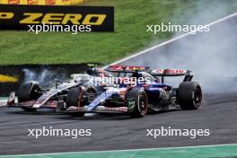 Nico Hulkenberg (GER) Haas VF-24 locks up under braking and hits Yuki Tsunoda (JPN) RB VCARB 01. 01.09.2024. Formula 1 World Championship, Rd 16, Italian Grand Prix, Monza, Italy, Race Day.