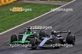 Franco Colapinto (ARG) Williams Racing FW46 and Valtteri Bottas (FIN) Sauber C44 battle for position. 01.09.2024. Formula 1 World Championship, Rd 16, Italian Grand Prix, Monza, Italy, Race Day.