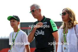 Alessandro Alunni Bravi (ITA) Sauber Managing Director and Team Representative and family. 31.08.2024. Formula 1 World Championship, Rd 16, Italian Grand Prix, Monza, Italy, Qualifying Day.