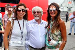 (L to R): Fabiana Flosi (BRA) with Bernie Ecclestone (GBR) and Silvia Domenicali (ITA). 31.08.2024. Formula 1 World Championship, Rd 16, Italian Grand Prix, Monza, Italy, Qualifying Day.