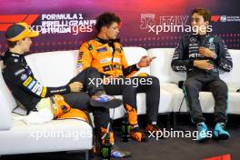 (L to R): Oscar Piastri (AUS) McLaren; Lando Norris (GBR) McLaren; and George Russell (GBR) Mercedes AMG F1, in the post qualifying FIA Press Conference. 31.08.2024. Formula 1 World Championship, Rd 16, Italian Grand Prix, Monza, Italy, Qualifying Day.