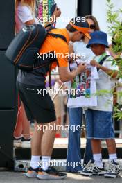 Oscar Piastri (AUS) McLaren with fans. 31.08.2024. Formula 1 World Championship, Rd 16, Italian Grand Prix, Monza, Italy, Qualifying Day.