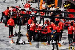 Charles Leclerc (MON) Ferrari SF-24 and Carlos Sainz Jr (ESP) Ferrari SF-24 in the pits. 31.08.2024. Formula 1 World Championship, Rd 16, Italian Grand Prix, Monza, Italy, Qualifying Day.