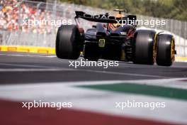 Sergio Perez (MEX) Red Bull Racing RB20. 31.08.2024. Formula 1 World Championship, Rd 16, Italian Grand Prix, Monza, Italy, Qualifying Day.