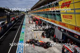 Sergio Perez (MEX) Red Bull Racing RB20 leaves the pits. 31.08.2024. Formula 1 World Championship, Rd 16, Italian Grand Prix, Monza, Italy, Qualifying Day.