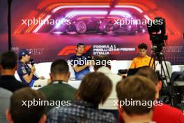 (L to R): Sergio Perez (MEX) Red Bull Racing; Alexander Albon (THA) Williams Racing; and Lando Norris (GBR) McLaren, in the FIA Press Conference. 29.08.2024. Formula 1 World Championship, Rd 16, Italian Grand Prix, Monza, Italy, Preparation Day.