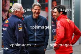 Dr Helmut Marko (AUT) Red Bull Motorsport Consultant (Left) with Carlos Sainz Jr (ESP) Ferrari (Right). 05.04.2024. Formula 1 World Championship, Rd 4, Japanese Grand Prix, Suzuka, Japan, Practice Day.
