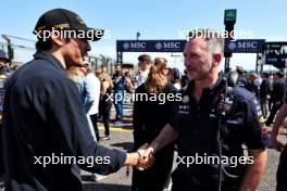 (L to R): Giuliano Alesi (ITA) with Christian Horner (GBR) Red Bull Racing Team Principal on the grid. 07.04.2024. Formula 1 World Championship, Rd 4, Japanese Grand Prix, Suzuka, Japan, Race Day.