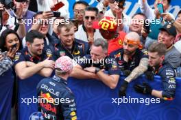 Race winner Max Verstappen (NLD) Red Bull Racing with Christian Horner (GBR) Red Bull Racing Team Principal and the team in parc ferme. 07.04.2024. Formula 1 World Championship, Rd 4, Japanese Grand Prix, Suzuka, Japan, Race Day.