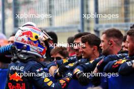 Race winner Max Verstappen (NLD) Red Bull Racing celebrates with the team in parc ferme. 07.04.2024. Formula 1 World Championship, Rd 4, Japanese Grand Prix, Suzuka, Japan, Race Day.