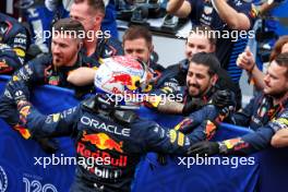 Race winner Max Verstappen (NLD) Red Bull Racing celebrates with the team in parc ferme. 07.04.2024. Formula 1 World Championship, Rd 4, Japanese Grand Prix, Suzuka, Japan, Race Day.