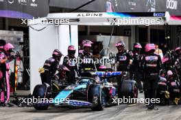 Pierre Gasly (FRA) Alpine F1 Team A524 makes a pit stop. 07.04.2024. Formula 1 World Championship, Rd 4, Japanese Grand Prix, Suzuka, Japan, Race Day.