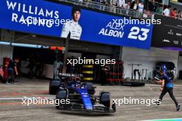 Alexander Albon (THA) Williams Racing FW46 leaves the pits. 06.04.2024. Formula 1 World Championship, Rd 4, Japanese Grand Prix, Suzuka, Japan, Qualifying Day.