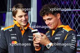 (L to R): Oscar Piastri (AUS) McLaren with team mate Lando Norris (GBR) McLaren. 20.11.2024. Formula 1 World Championship, Rd 22, Las Vegas Grand Prix, Las Vegas, Nevada, USA, Preparation Day.