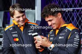 (L to R): Oscar Piastri (AUS) McLaren with team mate Lando Norris (GBR) McLaren. 20.11.2024. Formula 1 World Championship, Rd 22, Las Vegas Grand Prix, Las Vegas, Nevada, USA, Preparation Day.