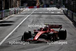 Carlos Sainz Jr (ESP) Ferrari SF-24 at the start of the race. 26.05.2024. Formula 1 World Championship, Rd 8, Monaco Grand Prix, Monte Carlo, Monaco, Race Day.
