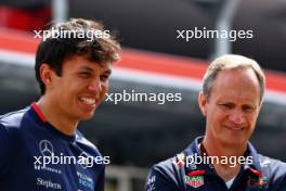 (L to R): Alexander Albon (THA) Williams Racing with Paul Monaghan (GBR) Red Bull Racing Chief Engineer. 23.05.2024. Formula 1 World Championship, Rd 8, Monaco Grand Prix, Monte Carlo, Monaco, Preparation Day.