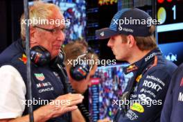 (L to R): Dr Helmut Marko (AUT) Red Bull Motorsport Consultant with Max Verstappen (NLD) Red Bull Racing. 25.10.2024. Formula 1 World Championship, Rd 20, Mexican Grand Prix, Mexico City, Mexico, Practice Day.