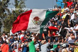 Circuit atmosphere - fans in the grandstand. 25.10.2024. Formula 1 World Championship, Rd 20, Mexican Grand Prix, Mexico City, Mexico, Practice Day.