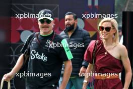 (L to R): Valtteri Bottas (FIN) Sauber with his girlfriend Tiffany Cromwell (AUS) Professional Cyclist. 25.10.2024. Formula 1 World Championship, Rd 20, Mexican Grand Prix, Mexico City, Mexico, Practice Day.