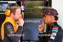 (L to R): Andrew Jarvis (GBR) McLaren Performance Engineer with Lando Norris (GBR) McLaren. 25.10.2024. Formula 1 World Championship, Rd 20, Mexican Grand Prix, Mexico City, Mexico, Practice Day.