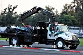 The Mercedes AMG F1 W15 of George Russell (GBR) Mercedes AMG F1 is recovered back to the pits on the back of a truck after he crashed in the second practice session. 25.10.2024. Formula 1 World Championship, Rd 20, Mexican Grand Prix, Mexico City, Mexico, Practice Day.