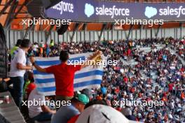 Circuit atmosphere - Franco Colapinto (ARG) Williams Racing fan in the grandstand. 25.10.2024. Formula 1 World Championship, Rd 20, Mexican Grand Prix, Mexico City, Mexico, Practice Day.