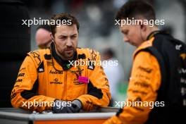 McLaren mechanics on the grid. 27.10.2024. Formula 1 World Championship, Rd 20, Mexican Grand Prix, Mexico City, Mexico, Race Day.