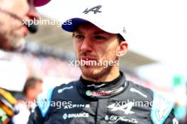 Pierre Gasly (FRA) Alpine F1 Team with John Howard (GBR) Alpine F1 Team Race Engineer on the grid. 27.10.2024. Formula 1 World Championship, Rd 20, Mexican Grand Prix, Mexico City, Mexico, Race Day.