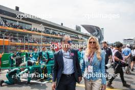 Carlos Slim Domit (MEX) Chairman of America Movil and his wife María Elena Torruco (MEX) on the grid. 27.10.2024. Formula 1 World Championship, Rd 20, Mexican Grand Prix, Mexico City, Mexico, Race Day.