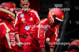 Ferrari mechanics. 27.10.2024. Formula 1 World Championship, Rd 20, Mexican Grand Prix, Mexico City, Mexico, Race Day.