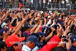 Circuit atmosphere - fans at the podium. 27.10.2024. Formula 1 World Championship, Rd 20, Mexican Grand Prix, Mexico City, Mexico, Race Day.