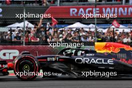 Sergio Perez (MEX) Red Bull Racing RB20 at the end of the race. 27.10.2024. Formula 1 World Championship, Rd 20, Mexican Grand Prix, Mexico City, Mexico, Race Day.