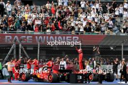 Race winner Carlos Sainz Jr (ESP) Ferrari SF-24 celebrates in parc ferme. 27.10.2024. Formula 1 World Championship, Rd 20, Mexican Grand Prix, Mexico City, Mexico, Race Day.